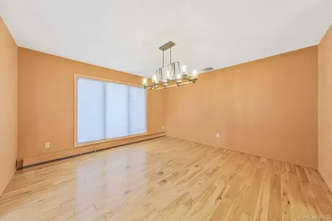 10 Cori Lane Bohemia NY 11716