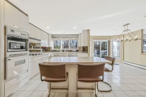 10 Cori Lane Bohemia NY 11716