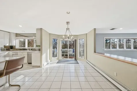 10 Cori Lane Bohemia NY 11716