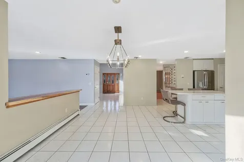 10 Cori Lane Bohemia NY 11716