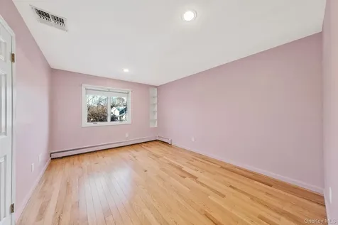 10 Cori Lane Bohemia NY 11716