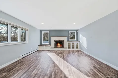 10 Cori Lane Bohemia NY 11716