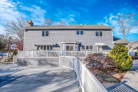 10 Cori Lane Bohemia NY 11716