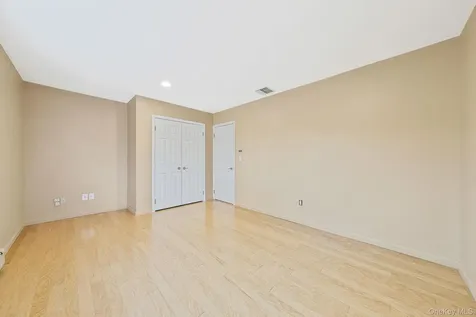 10 Cori Lane Bohemia NY 11716