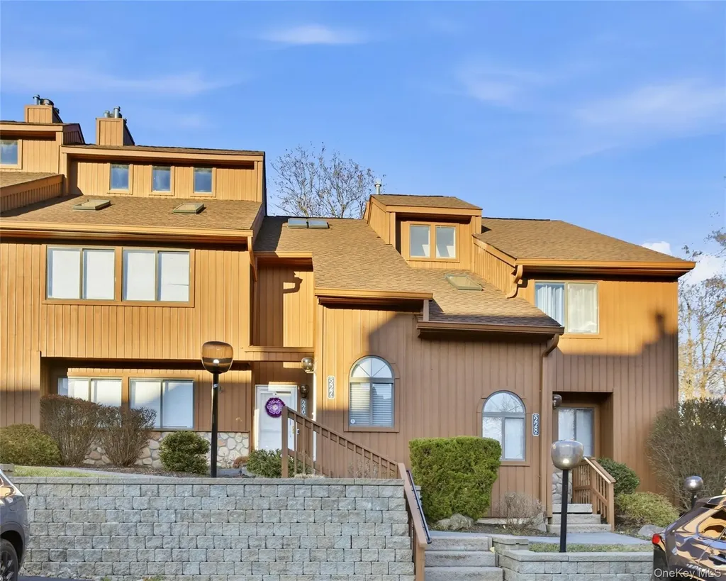 227 Panorama Court Poughkeepsie NY 12603