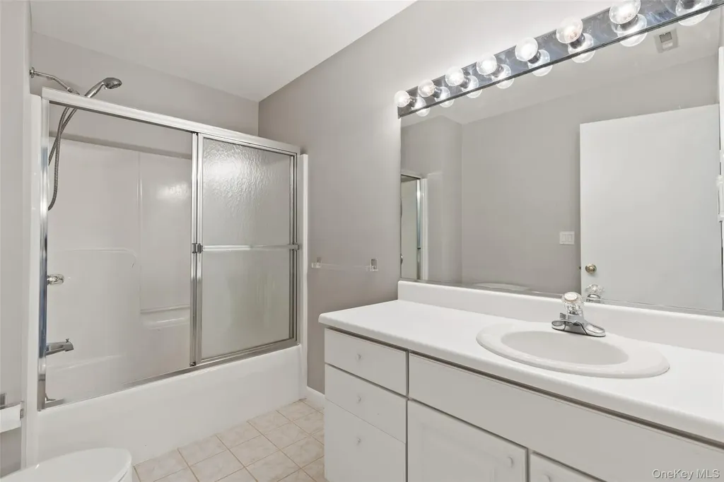 227 Panorama Court Poughkeepsie NY 12603