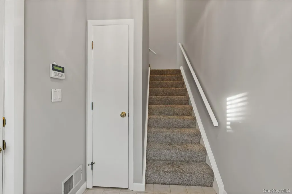 227 Panorama Court Poughkeepsie NY 12603
