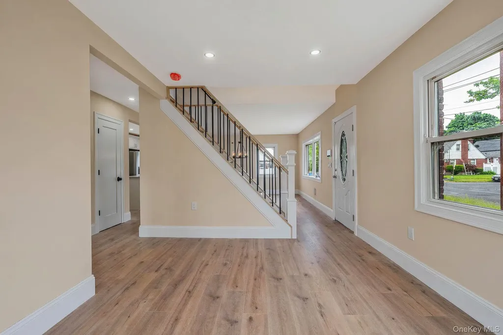 87 Sobro Avenue Valley Stream NY 11580