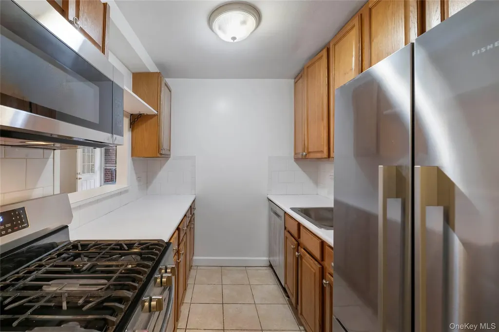 2750 Johnson Avenue Bronx NY 10463