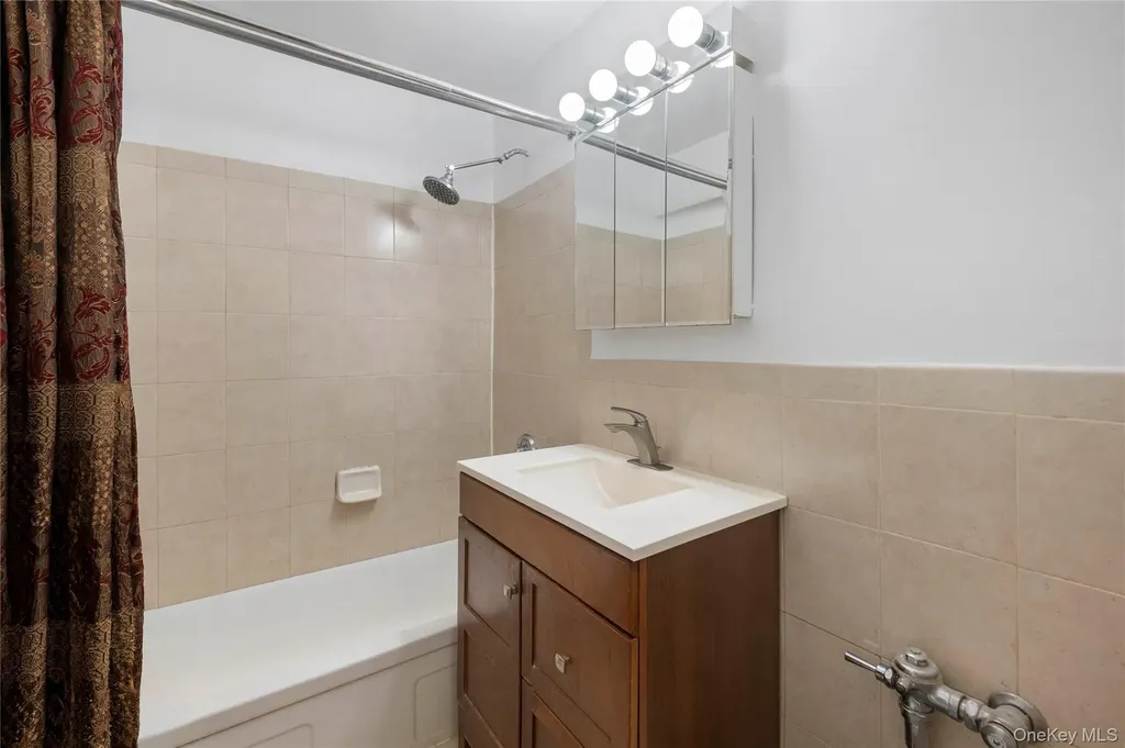2750 Johnson Avenue Bronx NY 10463
