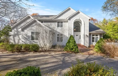 16 Georgica Woods Lane Wainscott NY 11975