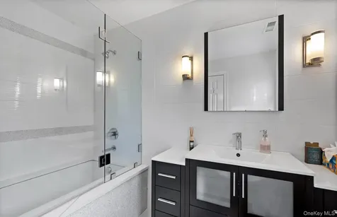 16 Georgica Woods Lane Wainscott NY 11975
