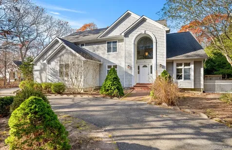 16 Georgica Woods Lane Wainscott NY 11975