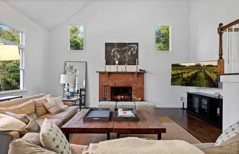 16 Georgica Woods Lane Wainscott NY 11975