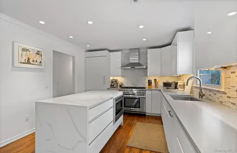 16 Georgica Woods Lane Wainscott NY 11975