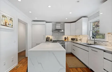 16 Georgica Woods Lane Wainscott NY 11975
