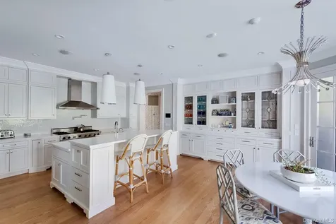 77 Jericho Road East Hampton NY 11937