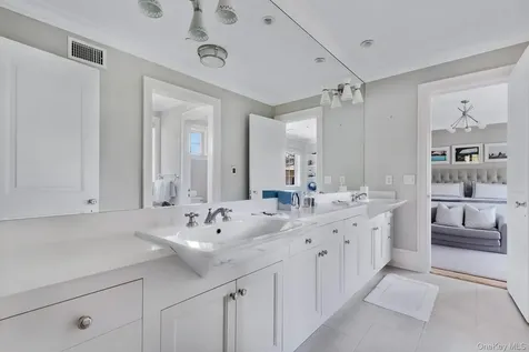 77 Jericho Road East Hampton NY 11937