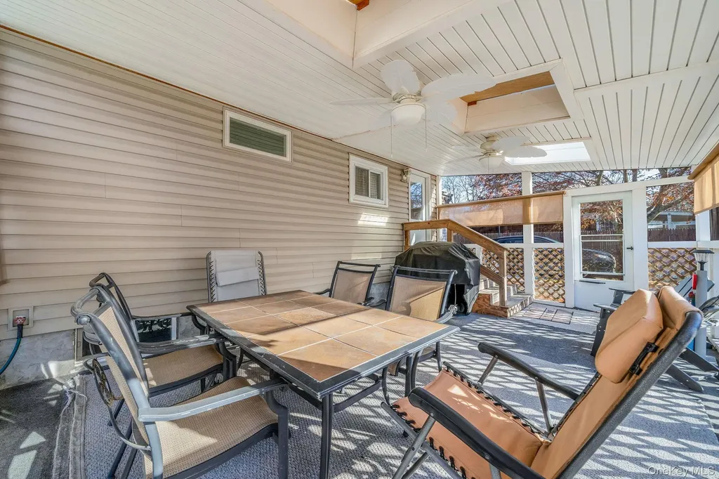 32 Rockledge Drive Shirley NY 11967