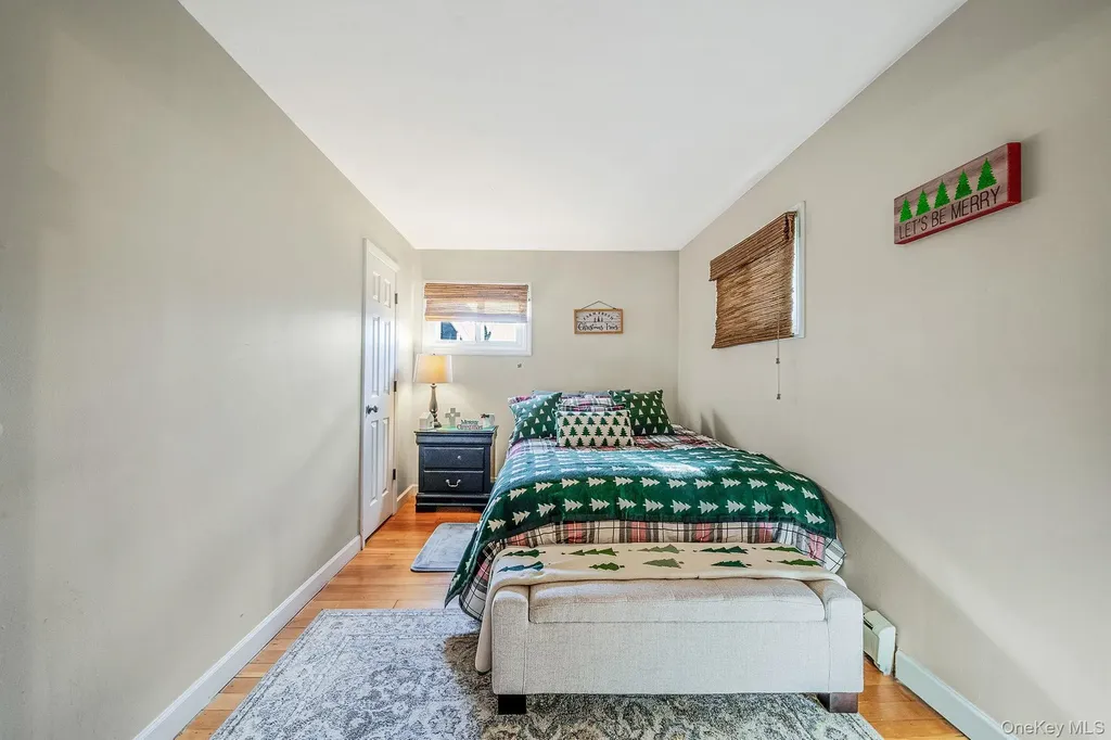 32 Rockledge Drive Shirley NY 11967