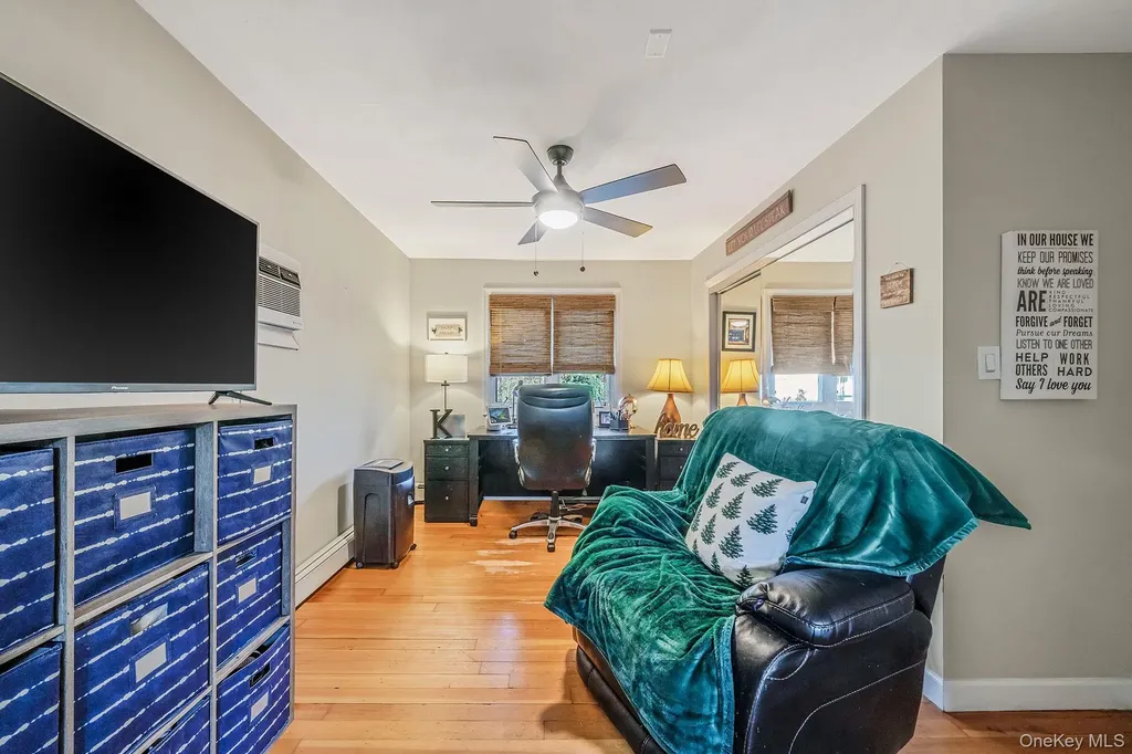 32 Rockledge Drive Shirley NY 11967