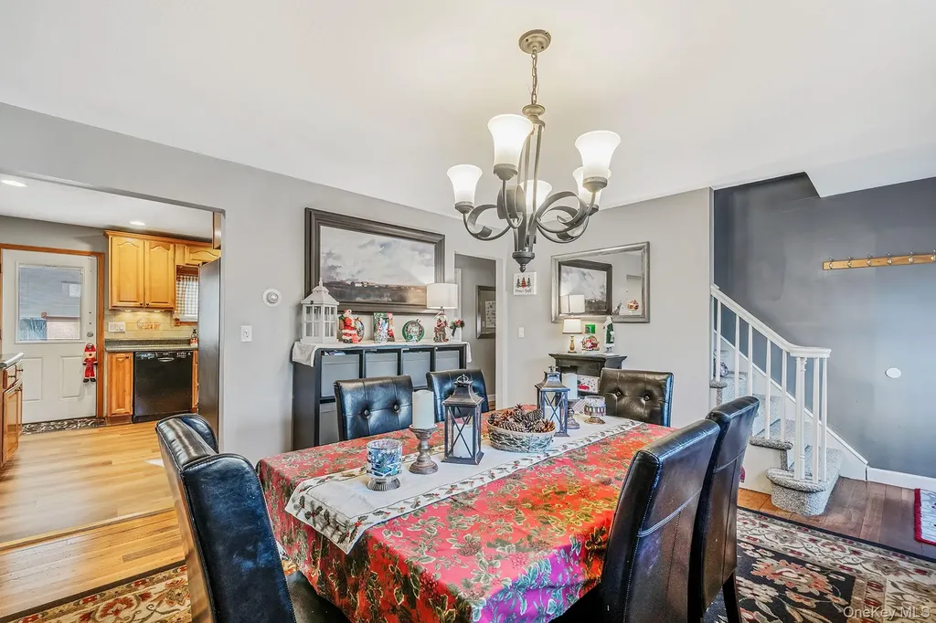 32 Rockledge Drive Shirley NY 11967