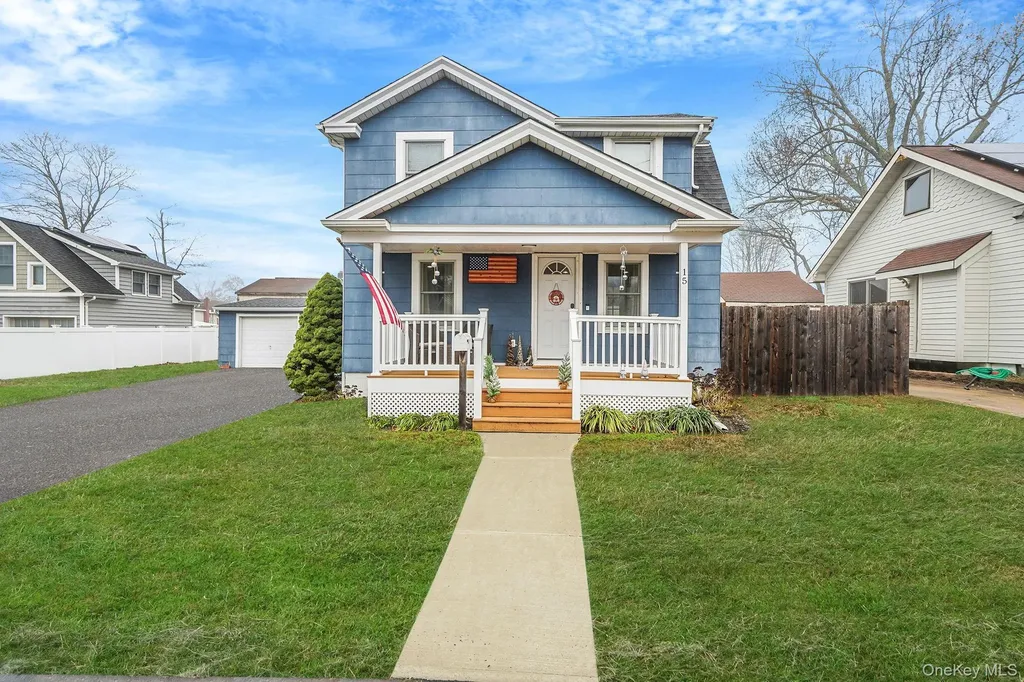 15 Cedar Grove Court Patchogue NY 11772