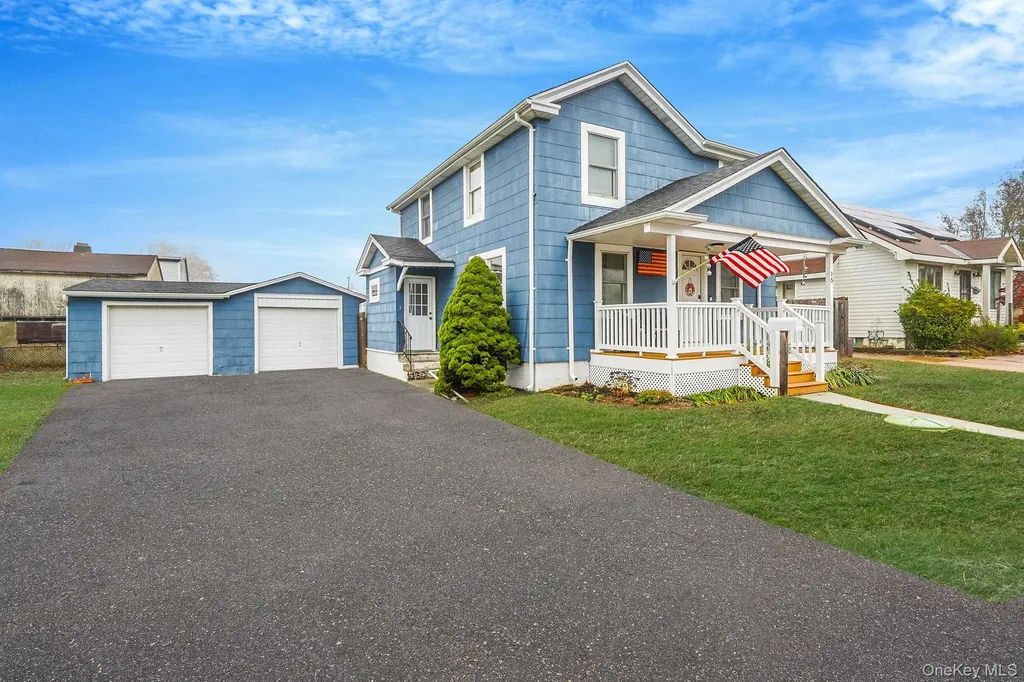 15 Cedar Grove Court Patchogue NY 11772