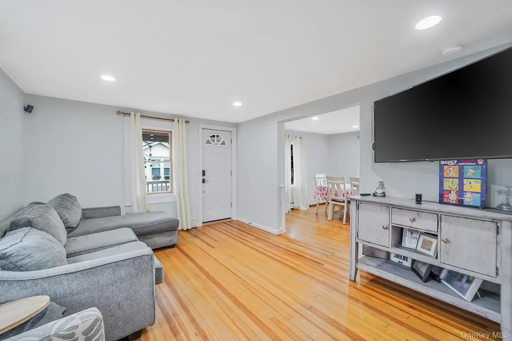 15 Cedar Grove Court Patchogue NY 11772