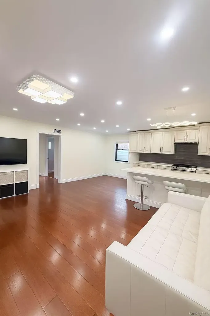 19636 67 Avenue Fresh Meadows NY 11365