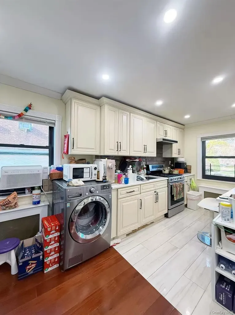 19636 67 Avenue Fresh Meadows NY 11365