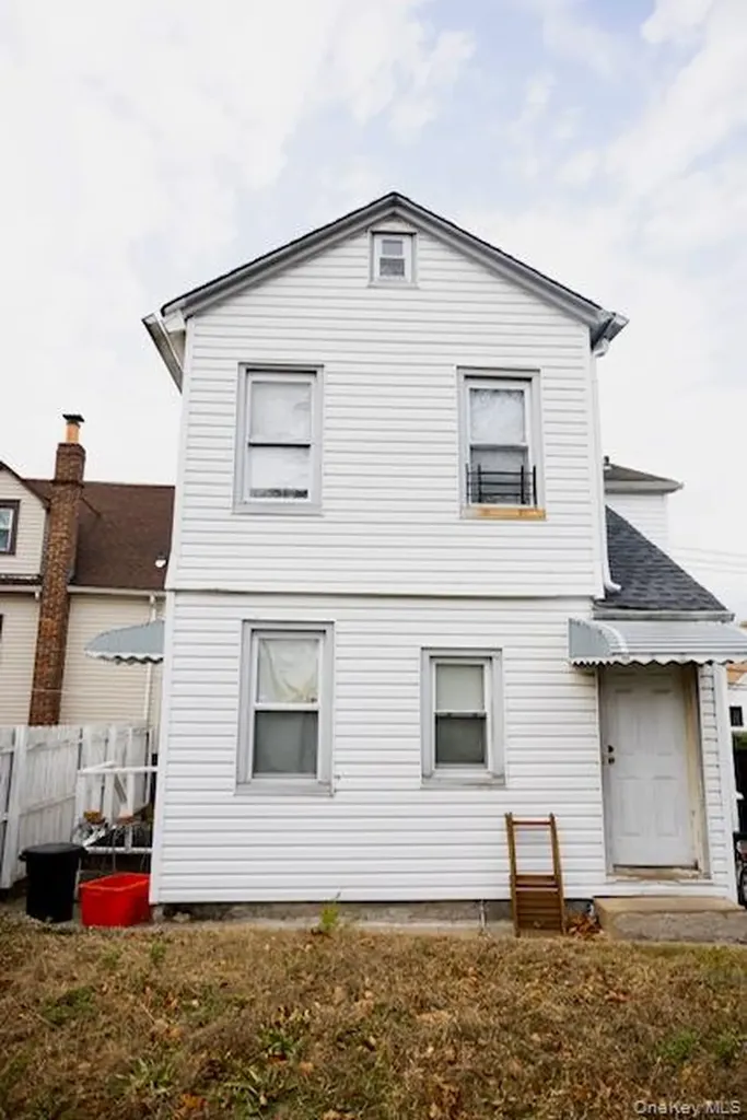 19 Frederick Avenue Elmont NY 11003