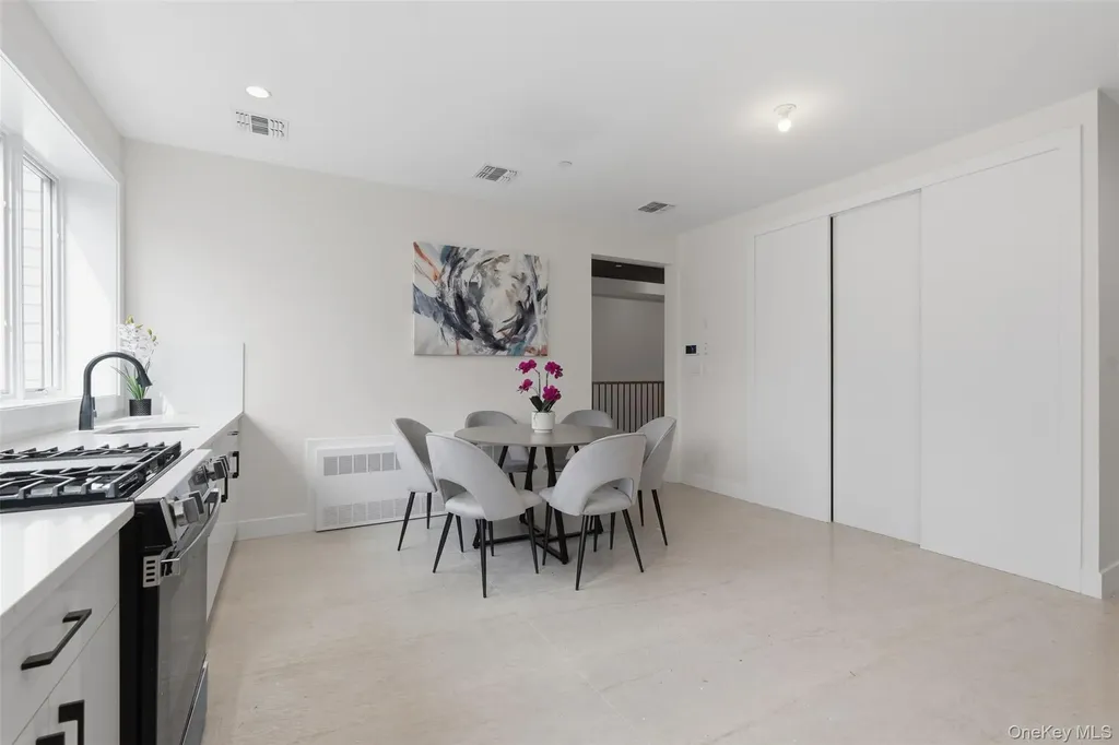 5 Valley Way Spring Valley NY 10977