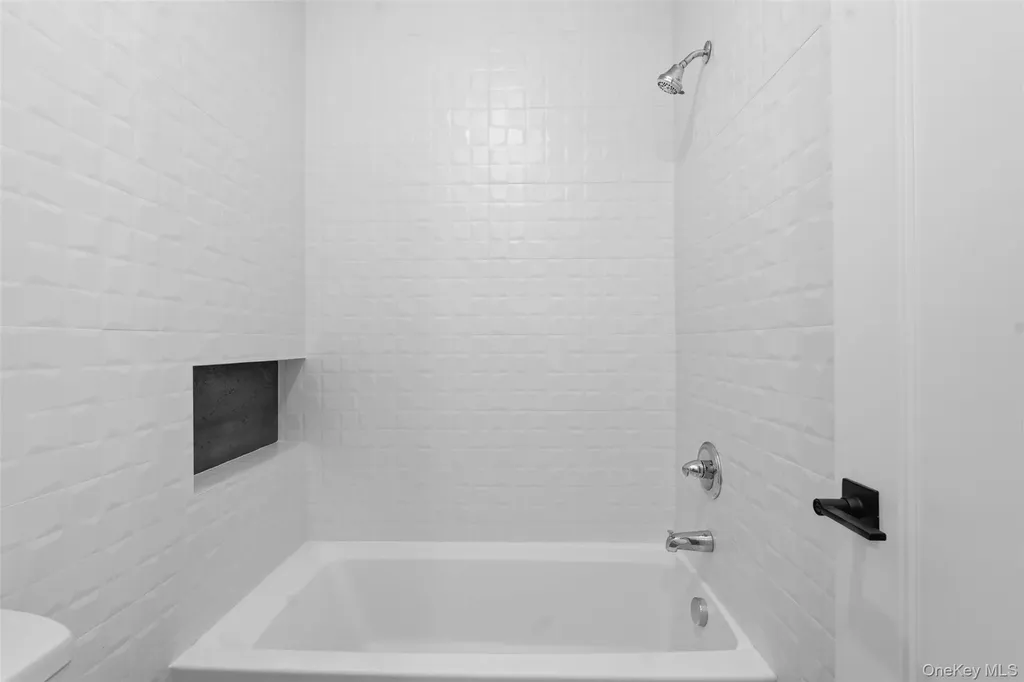 5 Valley Way Spring Valley NY 10977