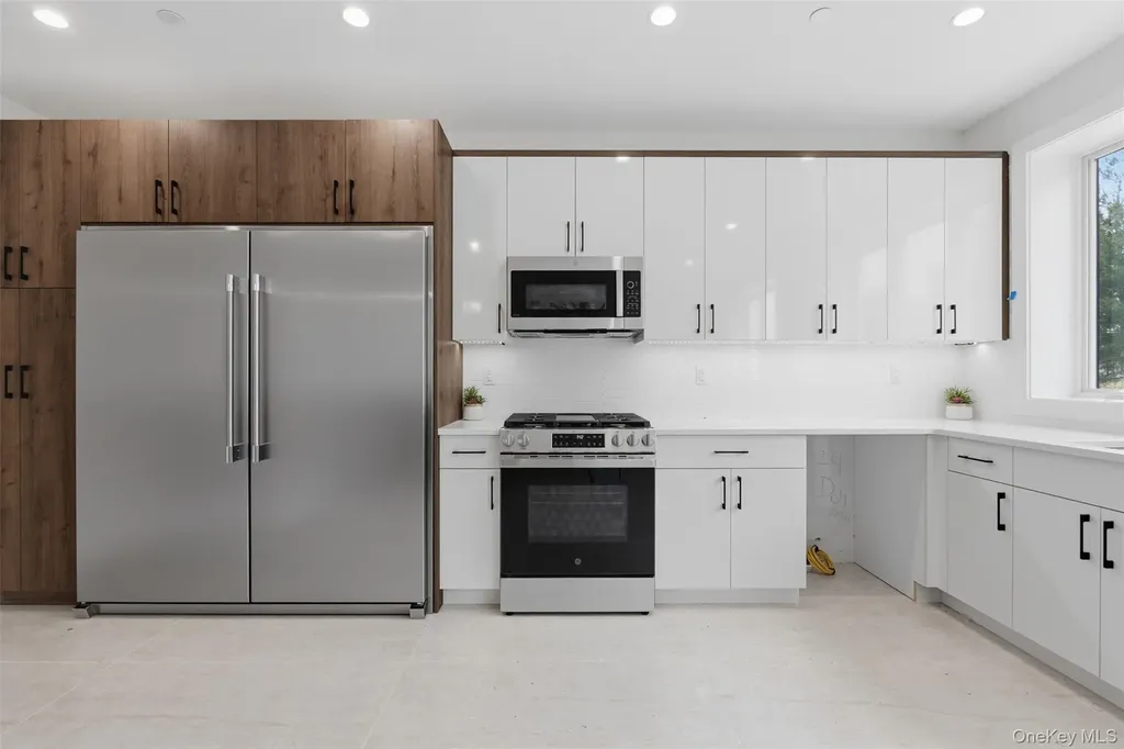 5 Valley Way Spring Valley NY 10977