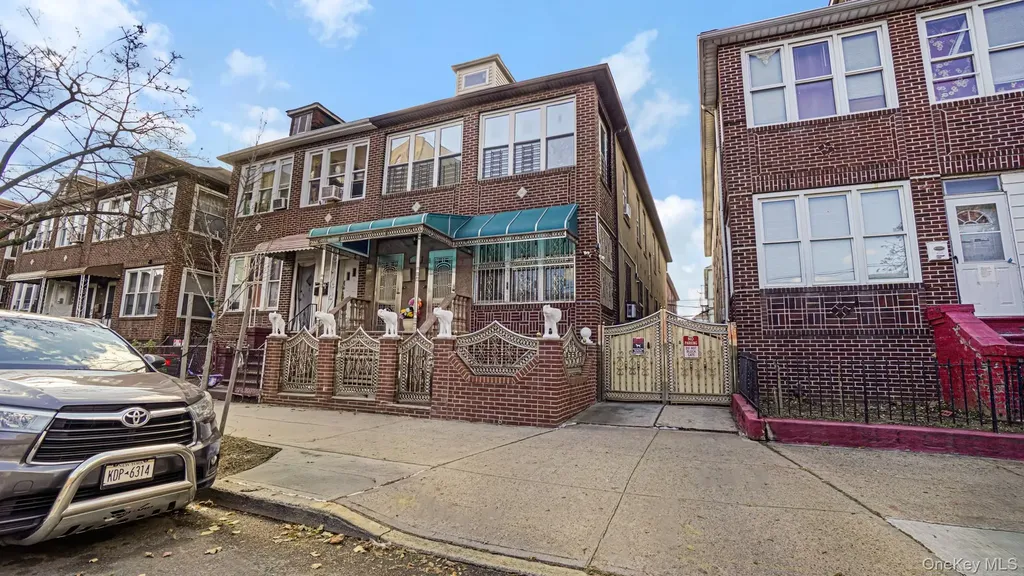 1335 Commonwealth Avenue Bronx NY 10472