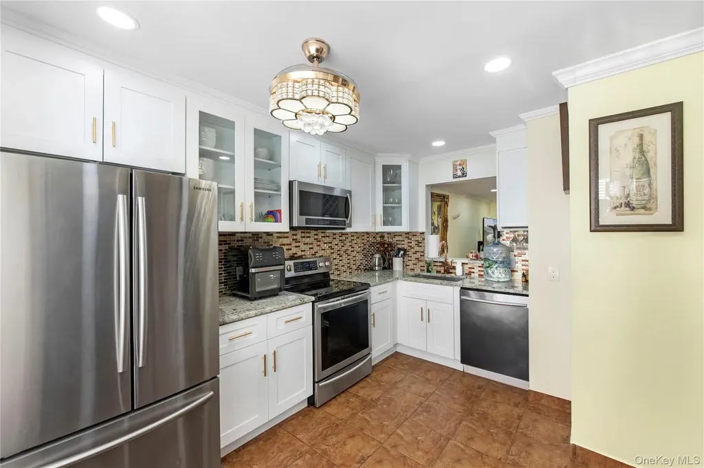 79 Creekside Circle Spring Valley NY 10977