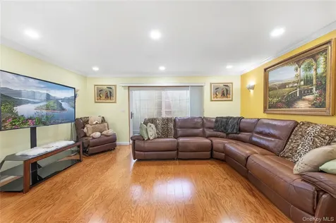 79 Creekside Circle Spring Valley NY 10977