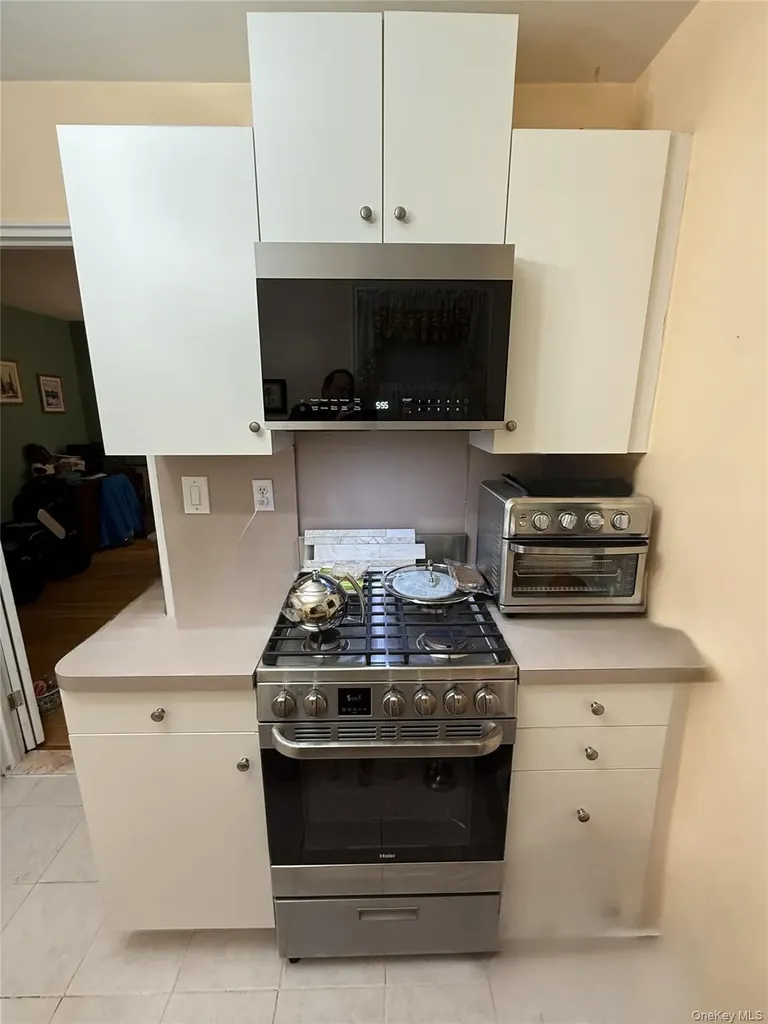 76 Dehaven Drive Yonkers NY 10703
