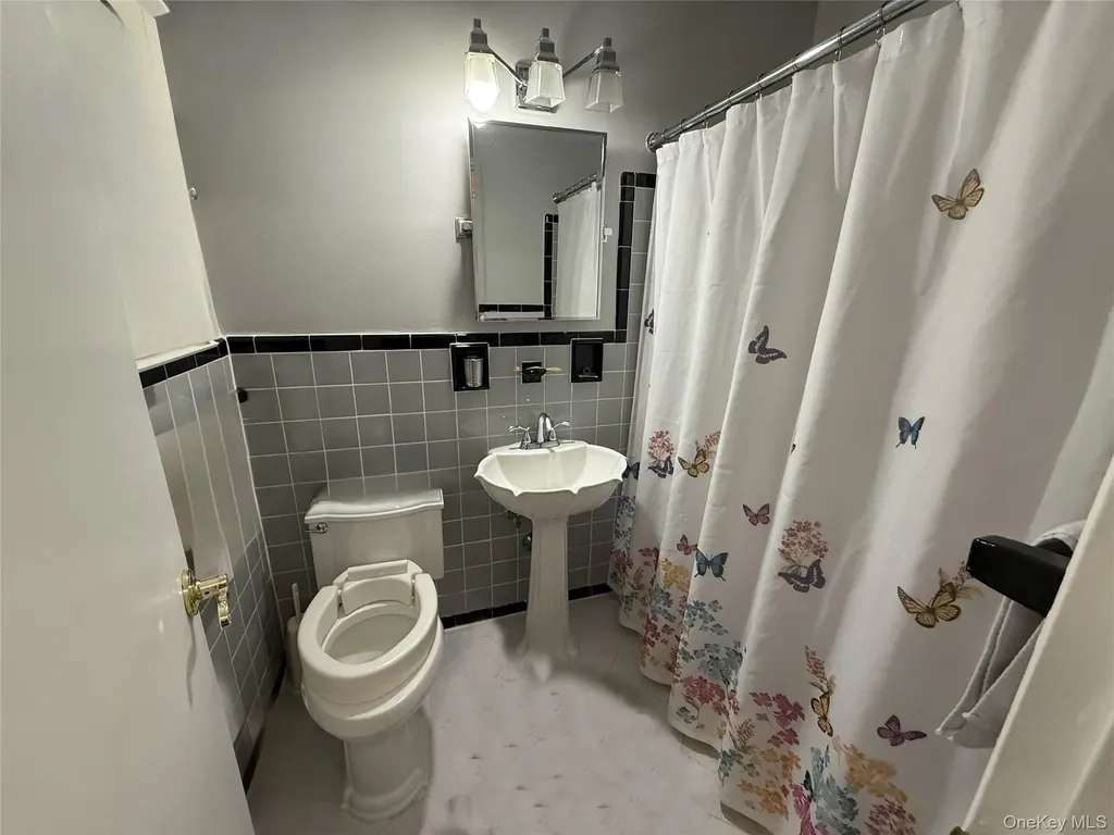 76 Dehaven Drive Yonkers NY 10703