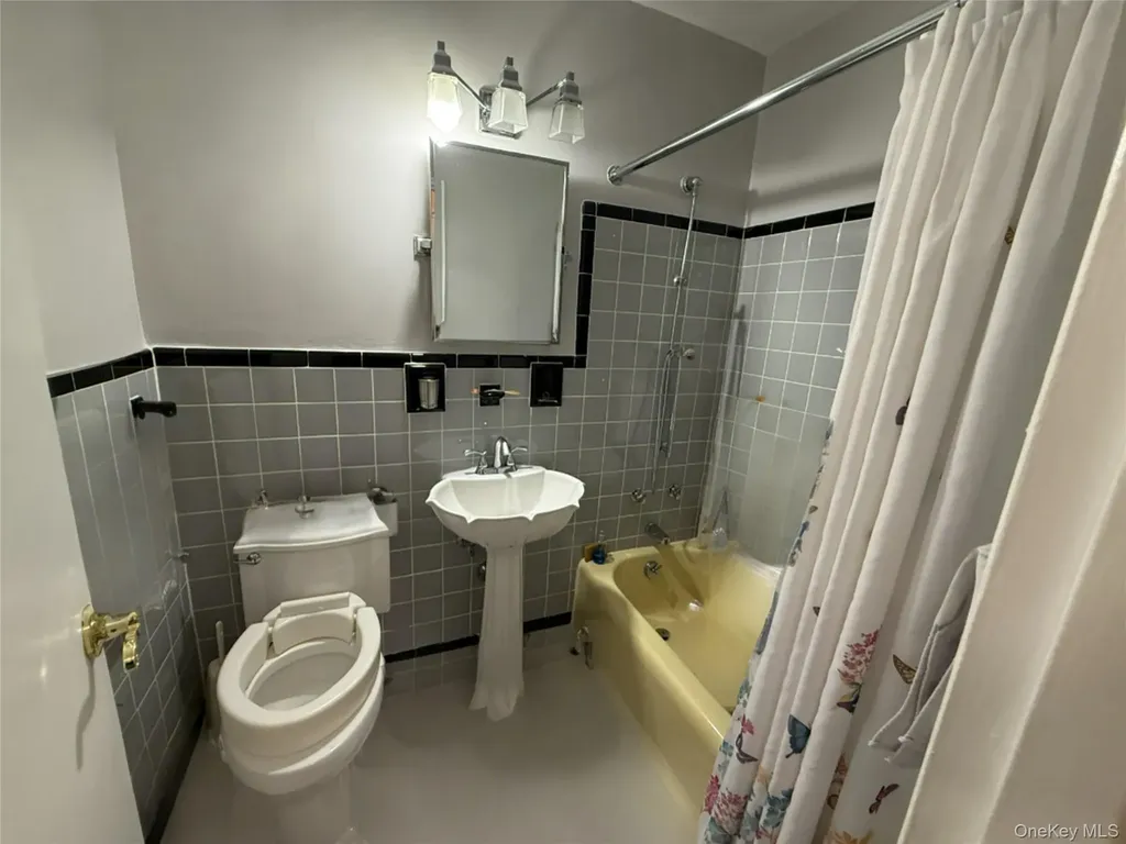 76 Dehaven Drive Yonkers NY 10703