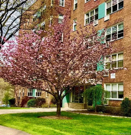 76 Dehaven Drive Yonkers NY 10703