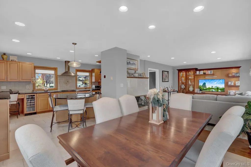 23 Biltmore Boulevard Massapequa NY 11758