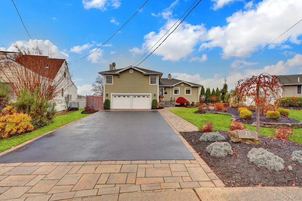 23 Biltmore Boulevard Massapequa NY 11758