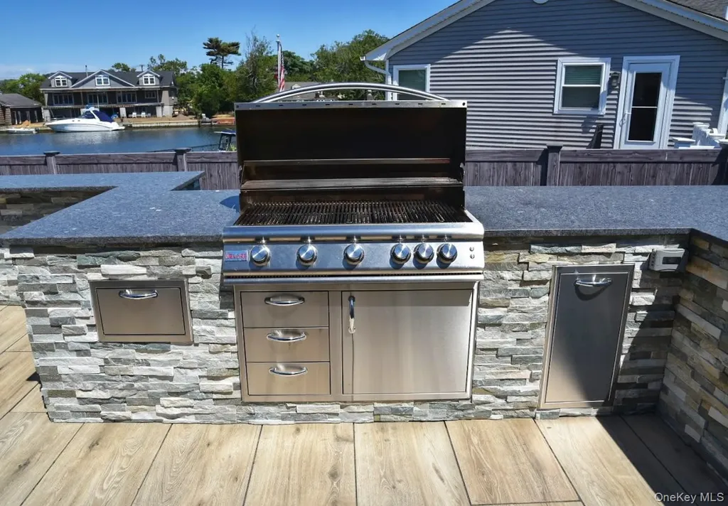 23 Biltmore Boulevard Massapequa NY 11758