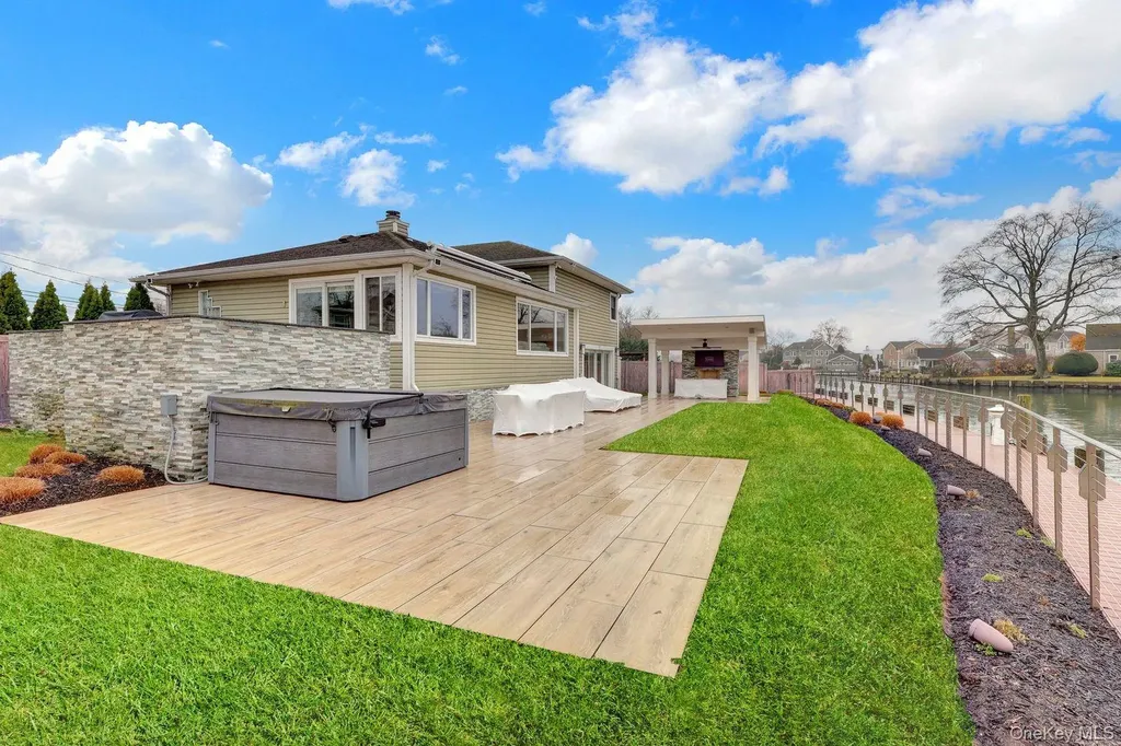 23 Biltmore Boulevard Massapequa NY 11758