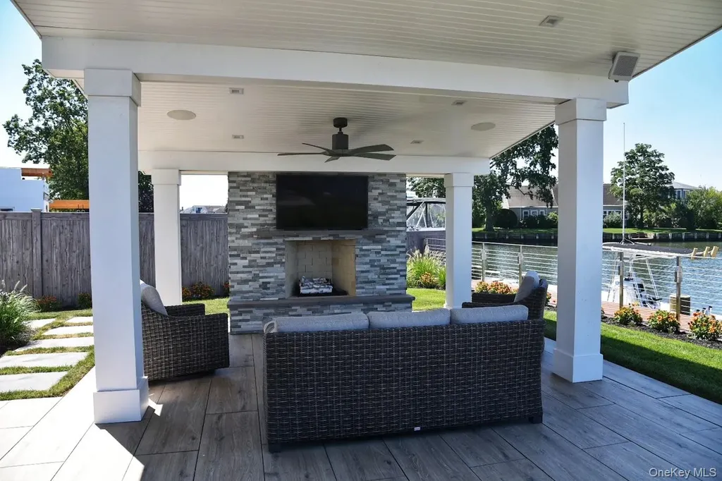 23 Biltmore Boulevard Massapequa NY 11758