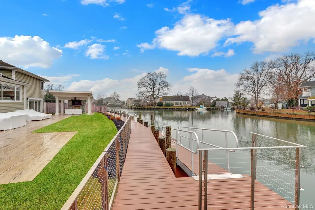 23 Biltmore Boulevard Massapequa NY 11758