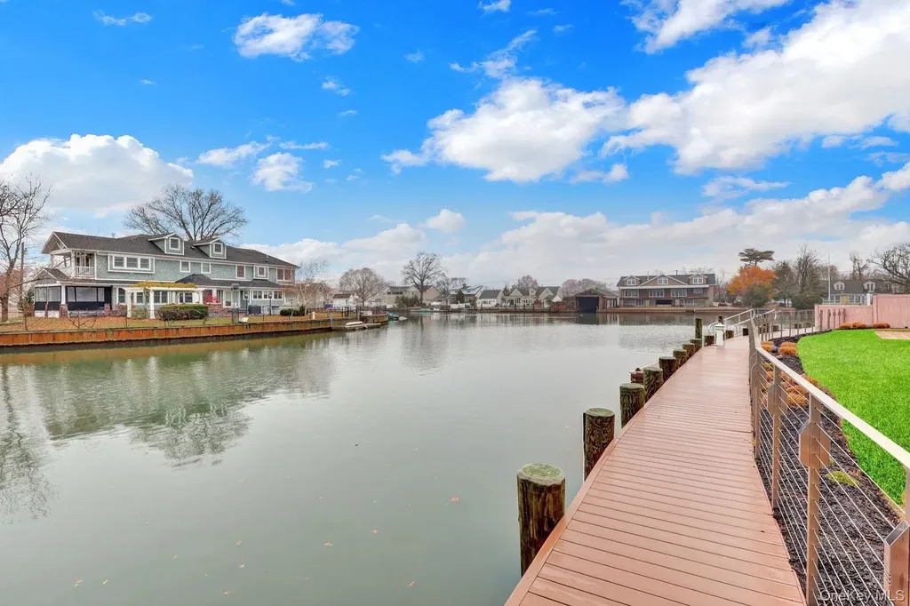 23 Biltmore Boulevard Massapequa NY 11758