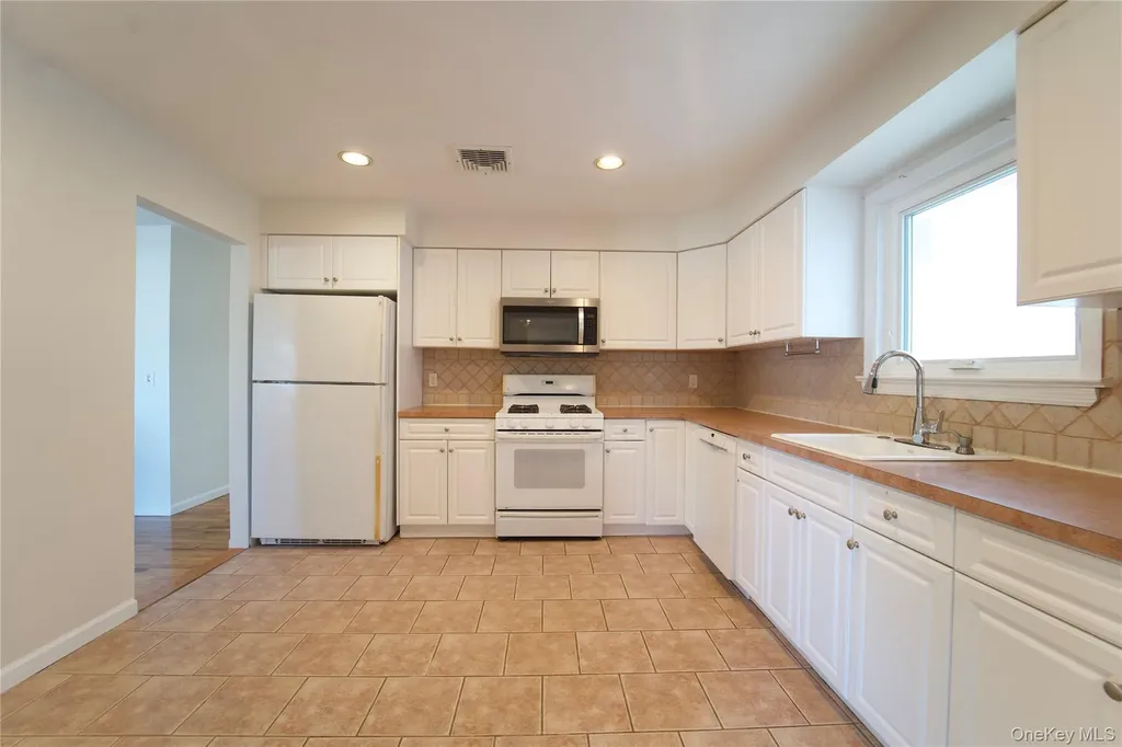 556 E Harrison Street Long Beach NY 11561